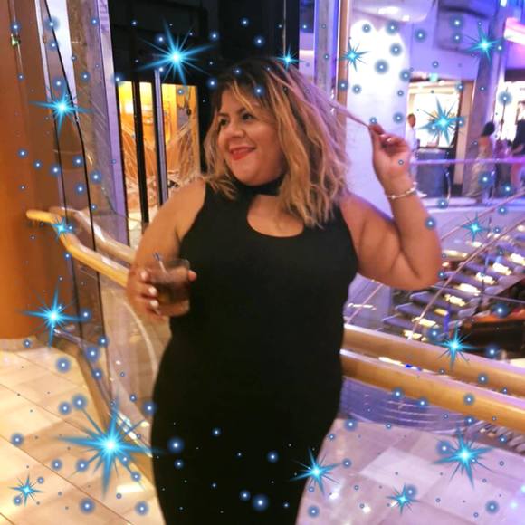 Meet your Posher, Karina - Picture 1 of 1